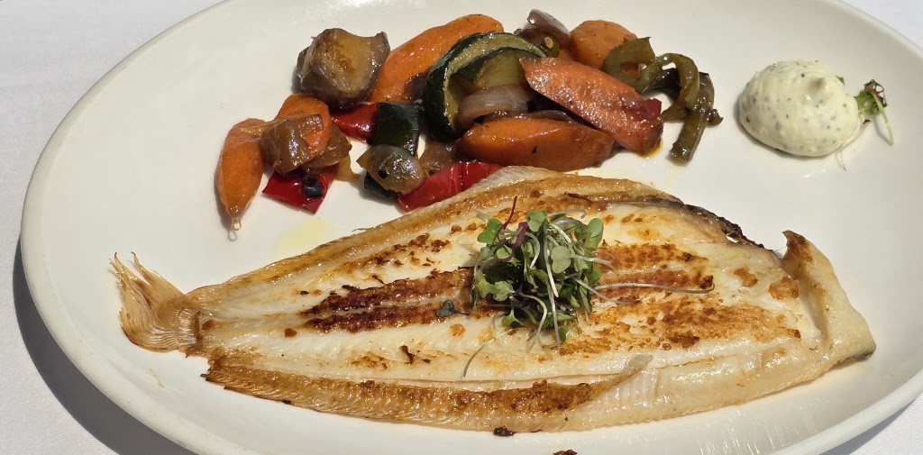 RESTAURANTE LA SAL — Comida y bebida