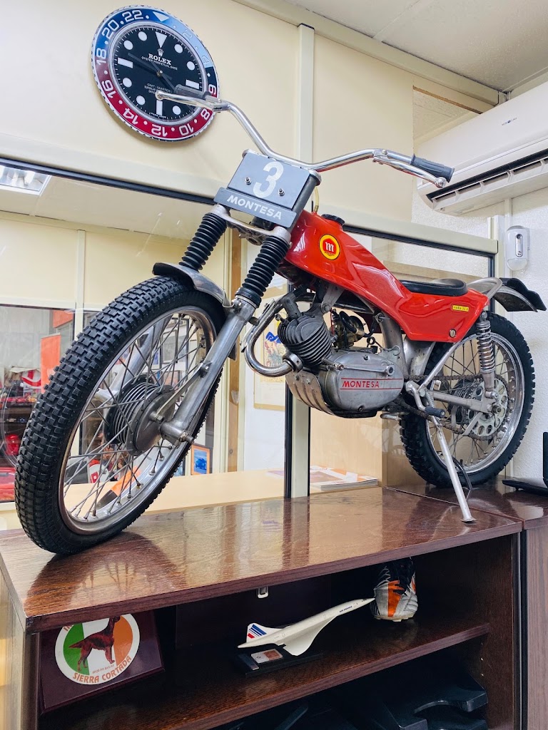 Q Motors, concesionario de automoviles y motocicletas — Del propietario