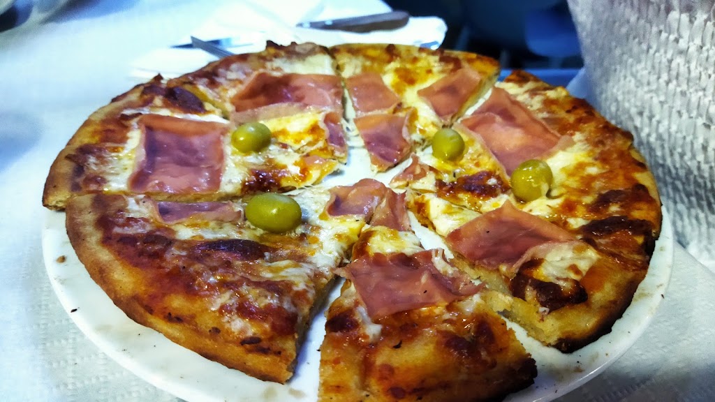 Pizzeria Carlota — Pizza