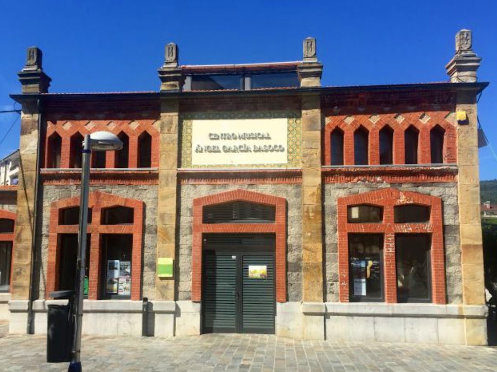 Escuela De Musica "La Sirenuca" de Castro-Urdiales