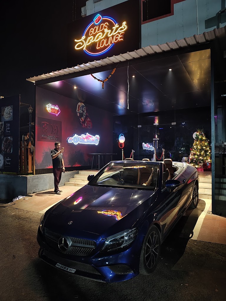 Gold S Sports Lounge