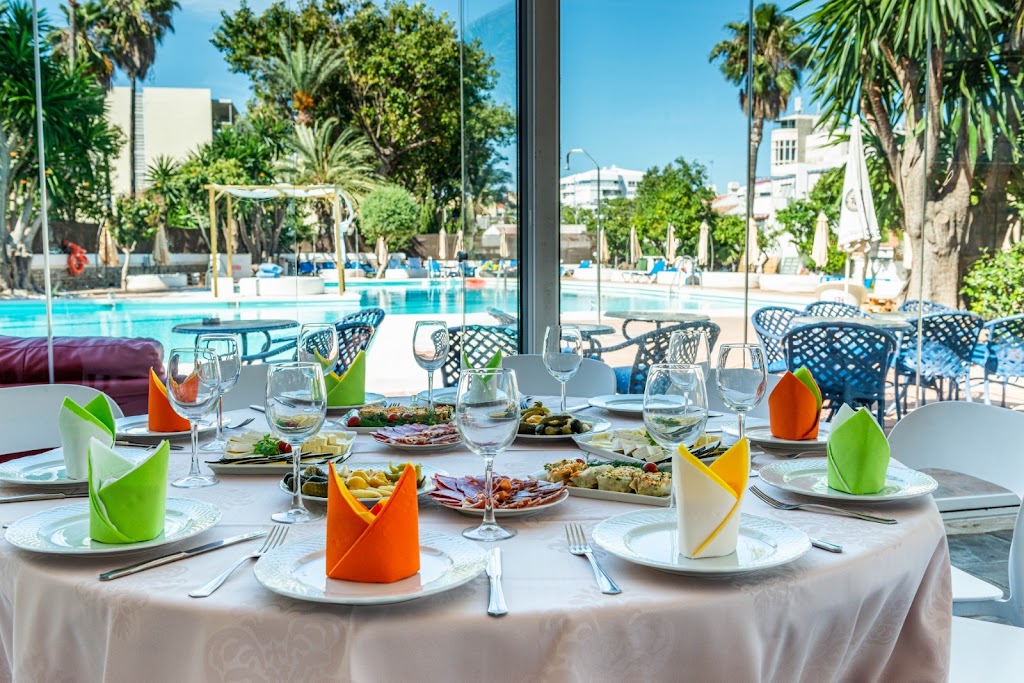 Soho Pool Club Bar-Restaurante — Ambiente