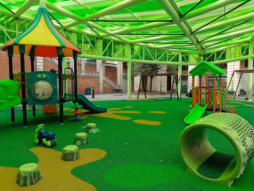 Parque Infantil Cubierto (Plaza Pinocho)