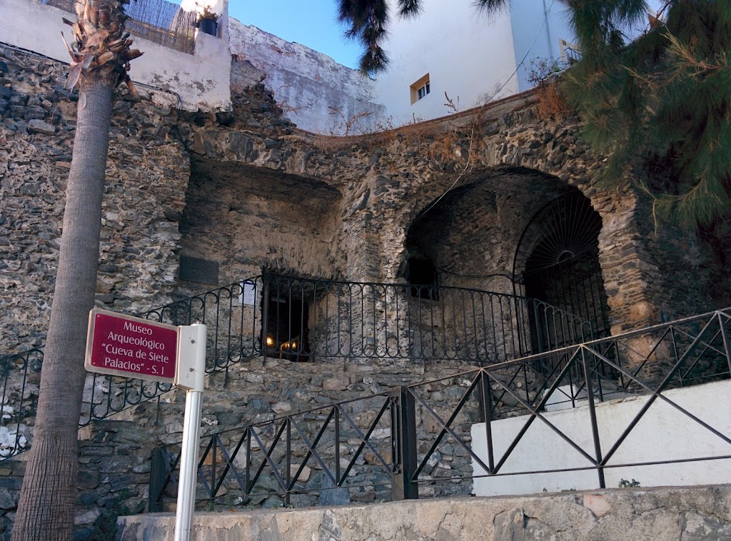 Museo Arqueologico Cueva de Siete Palacios