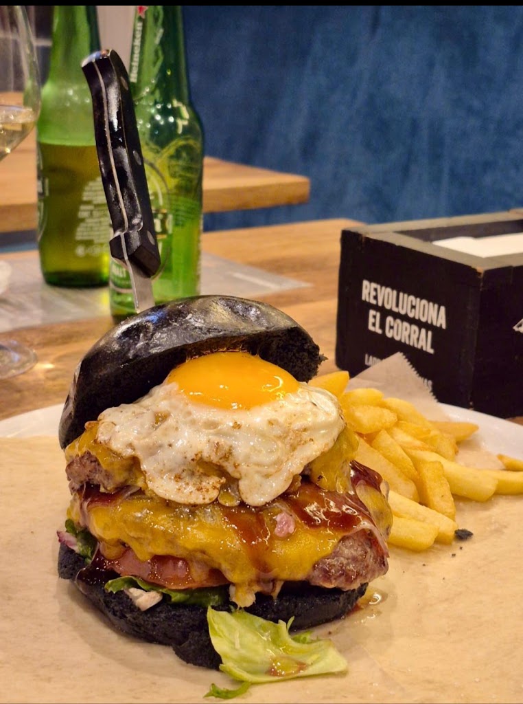 BRAVISSIMO Restaurante — Comida y bebida
