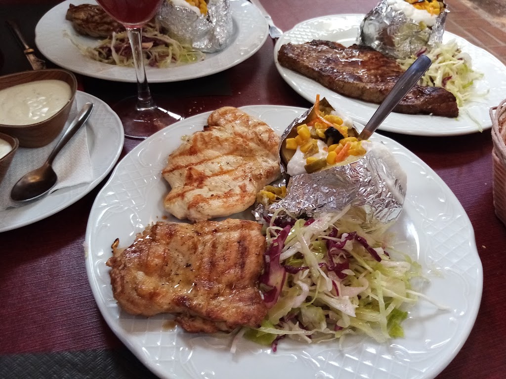 Bar Cuba — Comida y bebida