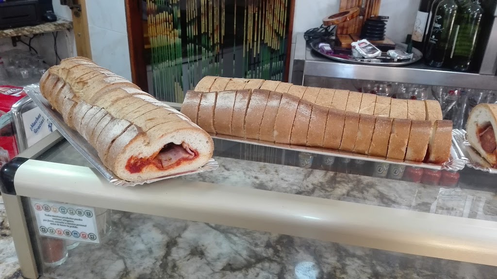 Bar La Nueva Parada — Comida y bebida