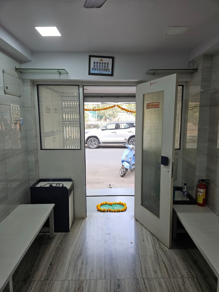 Dr. Dr Rohit Bobade S Lotus Care Clinic