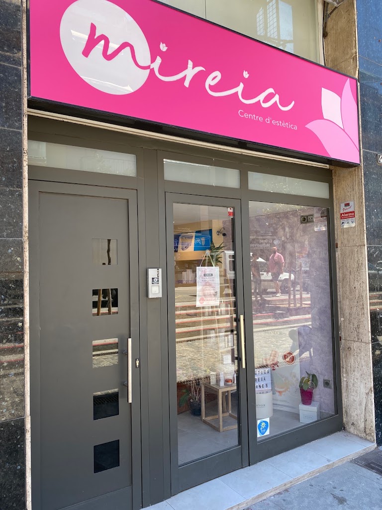 Centre D'estetica Mireia — Exterior
