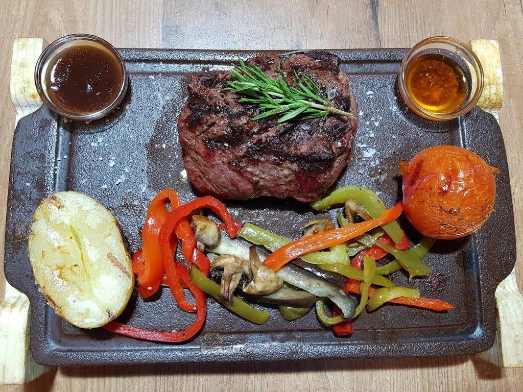 BRASERIA DEL PORT — Comida y bebida