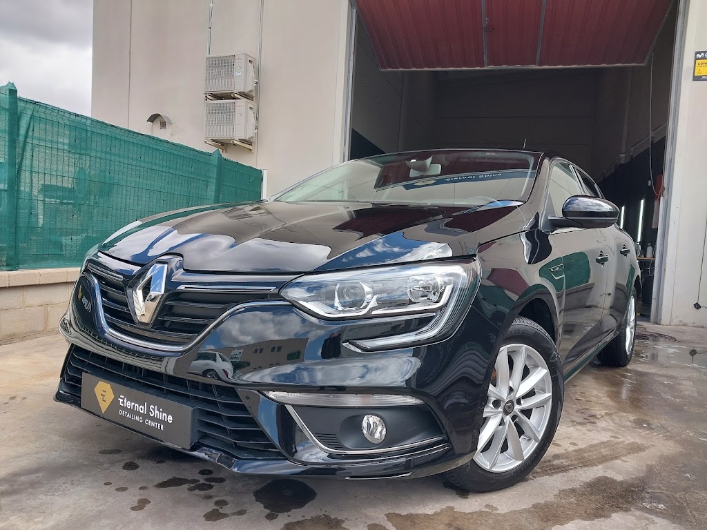 Eternal Shine Detailing Center - Limpieza profesional y detallado de vehiculos en Tarragona Provincia — Del propietario