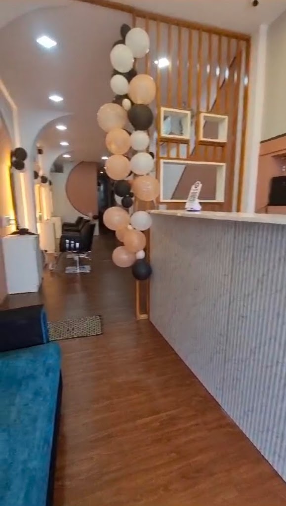 The Half Moon Best Unisex Salon In Arcot Road Vellore