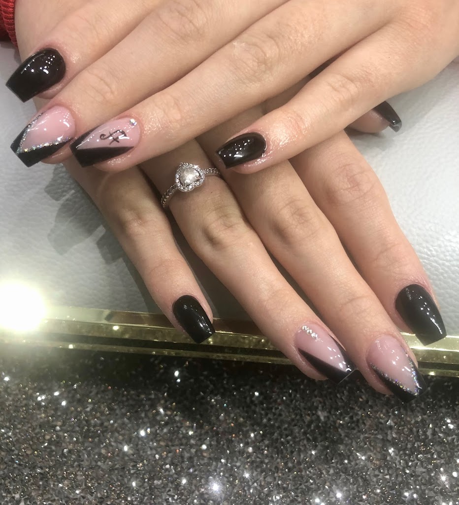 Valentina Nails
