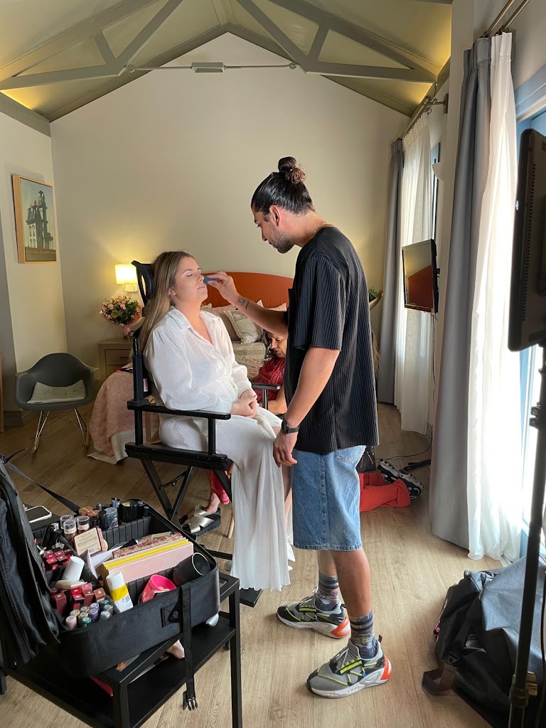Backstage Salon Concept — Peinado