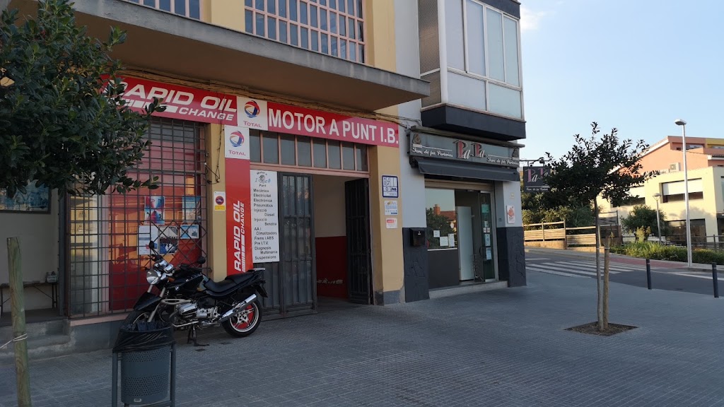 TOTAL RAPID OIL CHANGE MOTOR A PUNT I.B. — Exterior