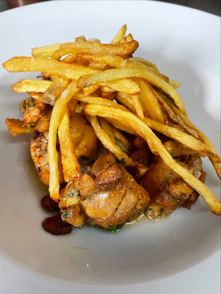 QuartSet Restaurant&Lounge — Comida y bebida