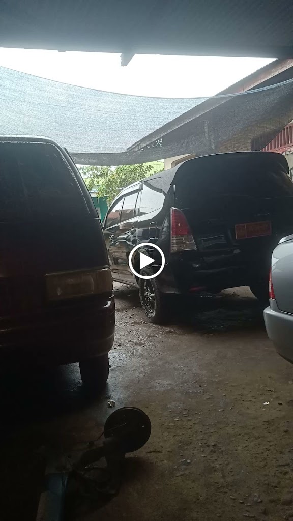 DELI LESTARI GARAGE