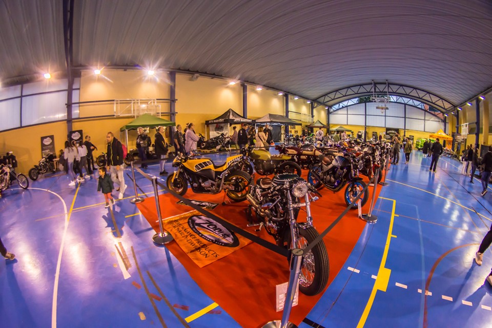 EUSKAL GARAGE ( TALLER MOTOS Y COCHES — Interior