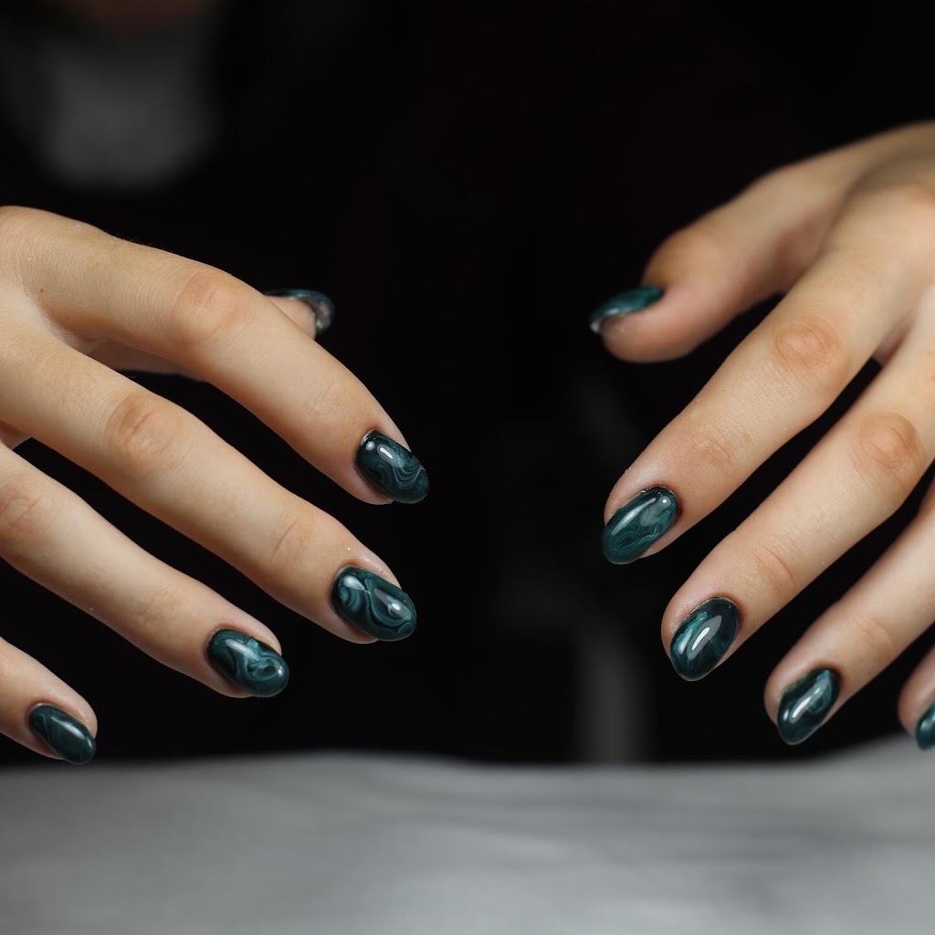 Lara Pena Estetica — Manicura