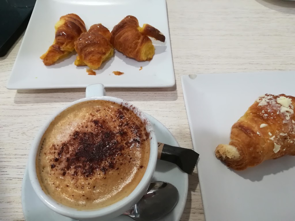 Essence Cafeteria — Cafe