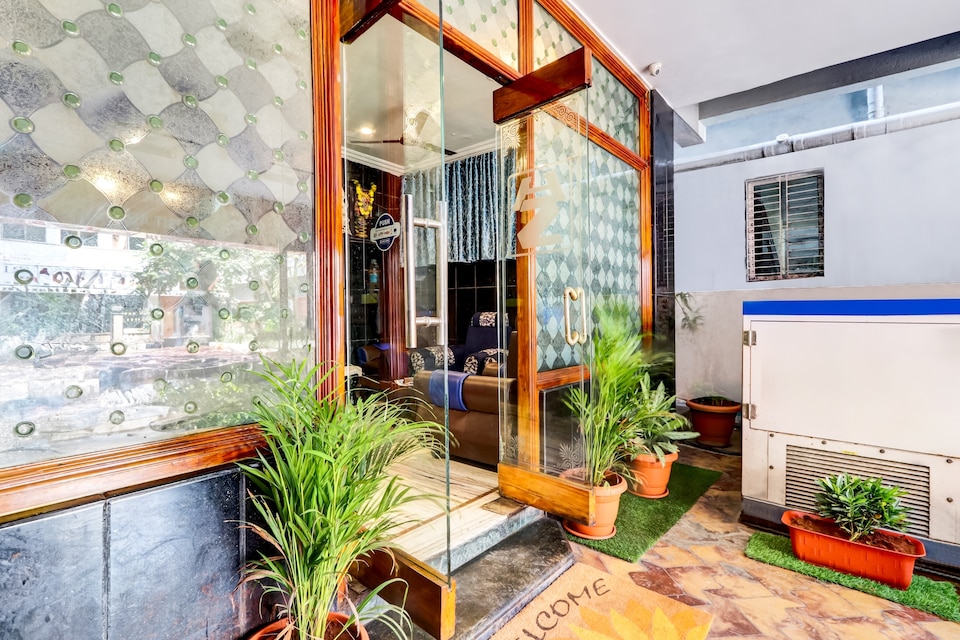 Super Hotel O Hanuman Pet Near Railway Station