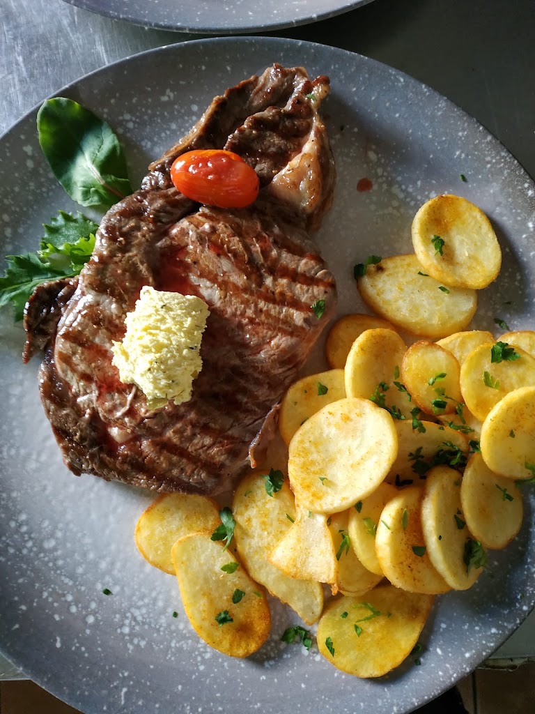 Restaurante Bar Aleman — Comida y bebida