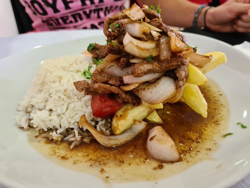 Restaurante Perricholi — Comida y bebida