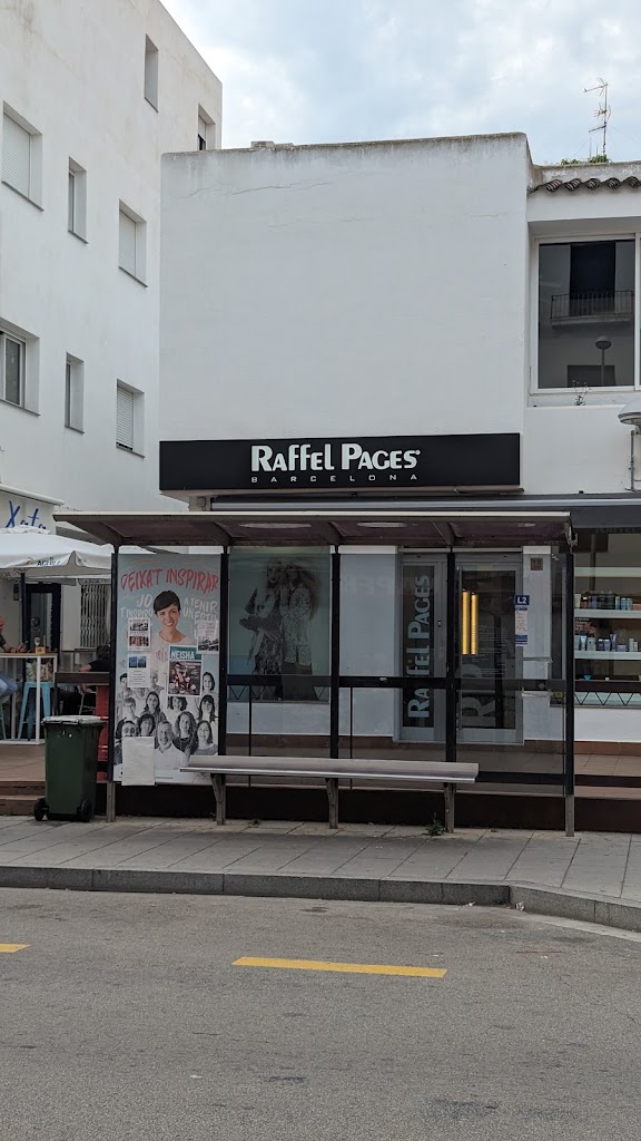 Perruqueria Raffel Pages Oasis Sitges — Exterior