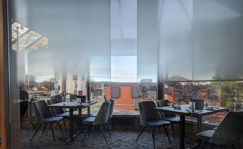 Minnoz Restaurant & Lounge in Nanaimo