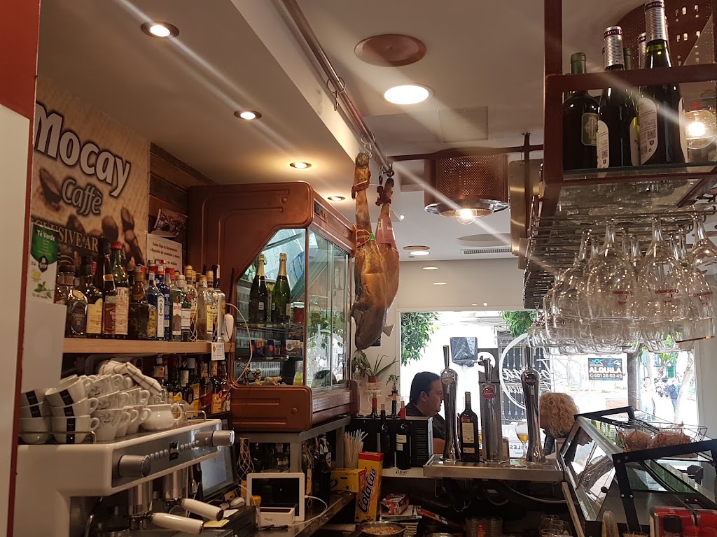 Taberna la esquinica — Ambiente