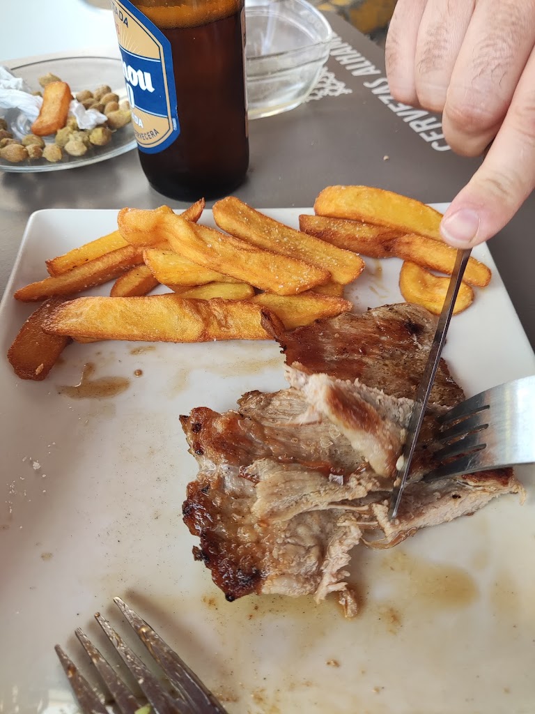 Bar ANK L' ARTURO — Comida y bebida