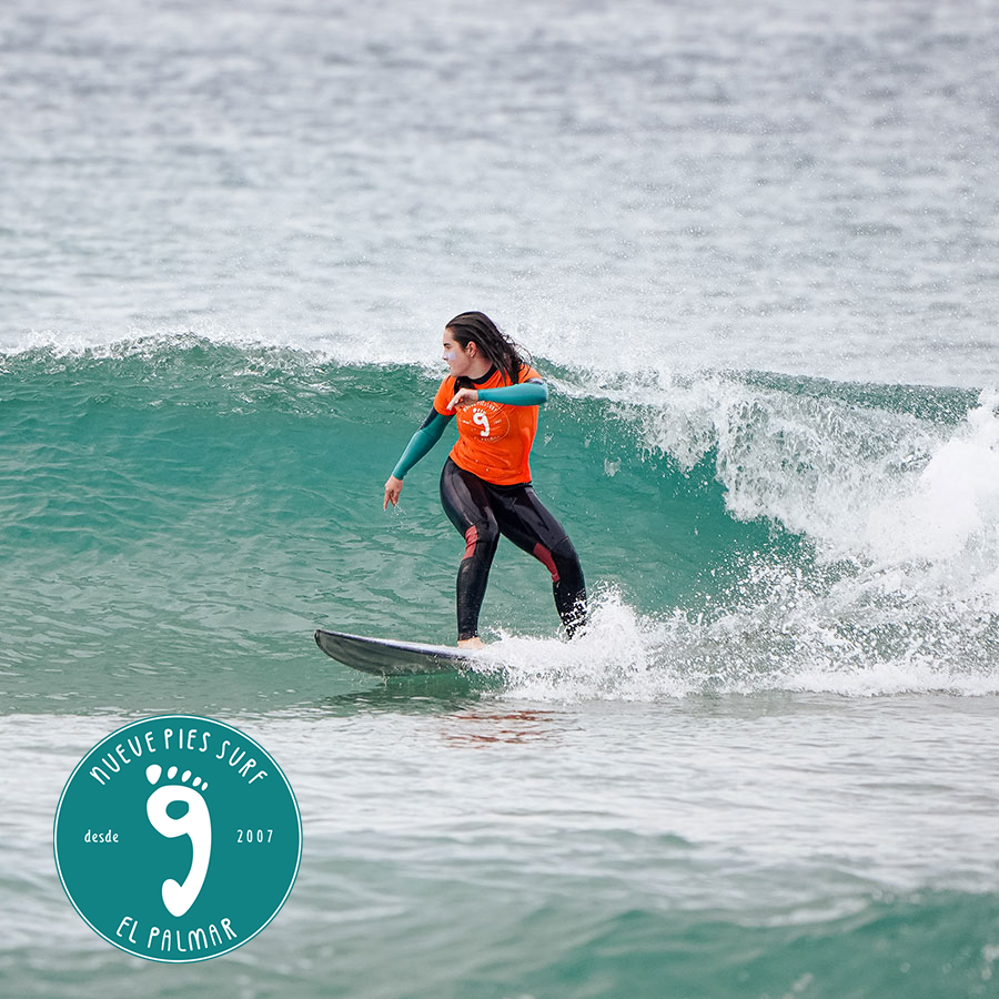 9 Pies Escuela de surf en Conil