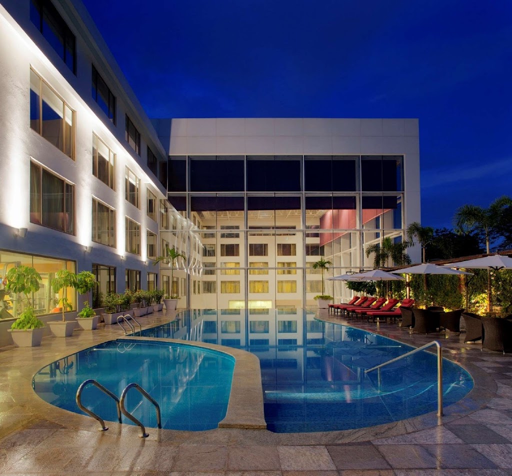 Radisson Blu Plaza Hotel Hyderabad Banjara Hills