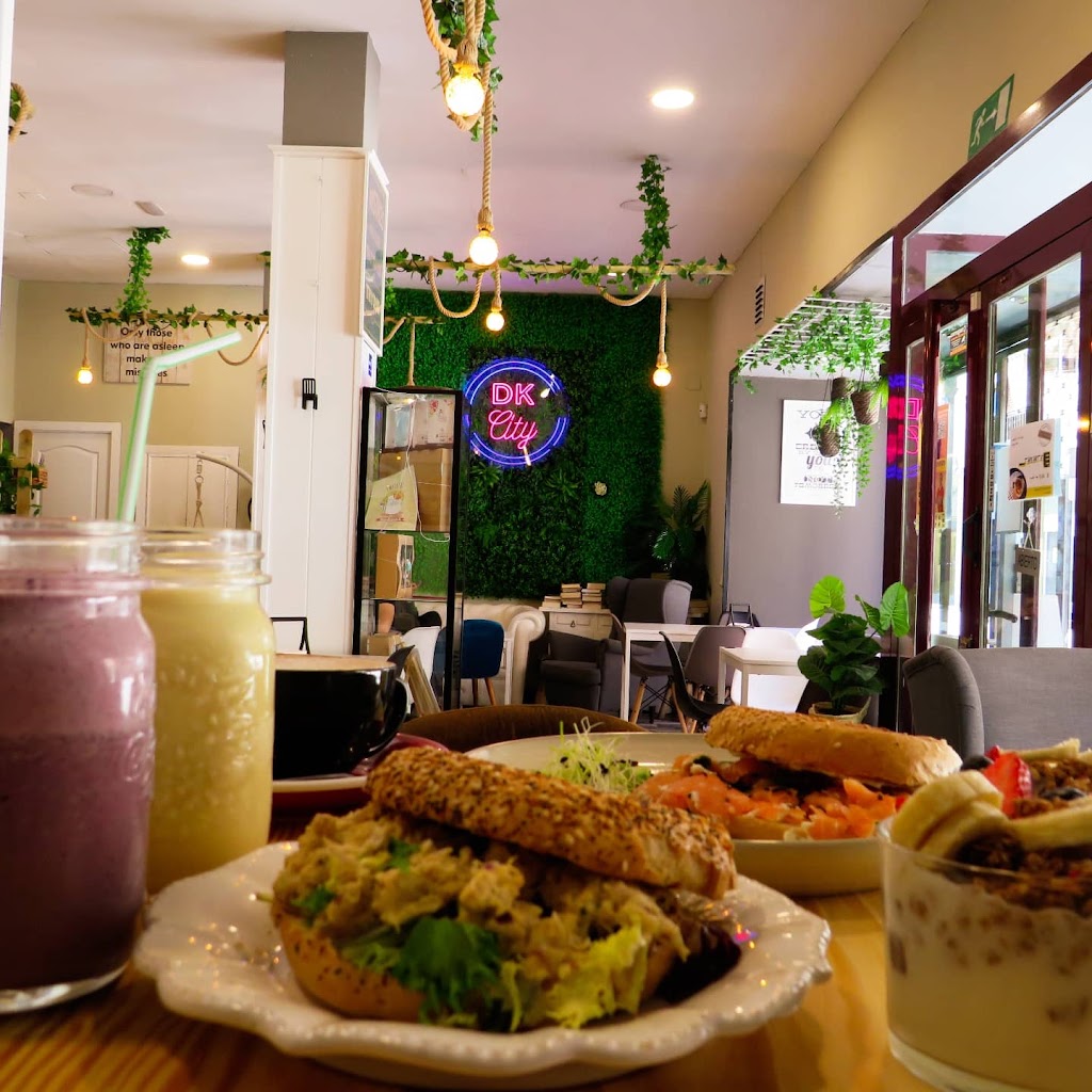 DUAKE CITY COFFEE BAR GOURMET — Comida y bebida