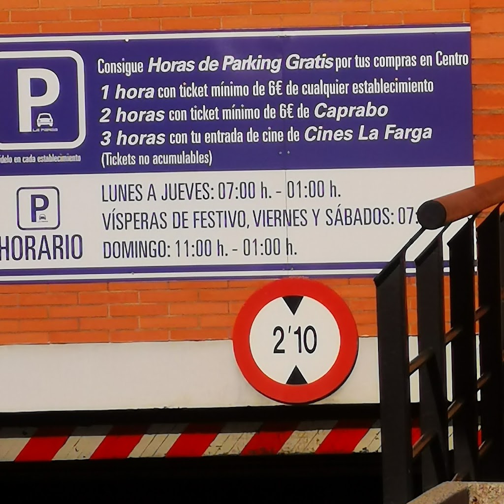 Parking Centro Comercial La Farga — Signo