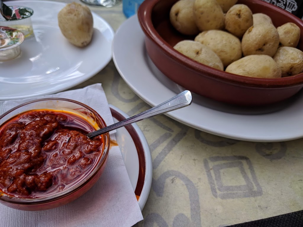 Cb Pergola Casino Aridane — Comida y bebida