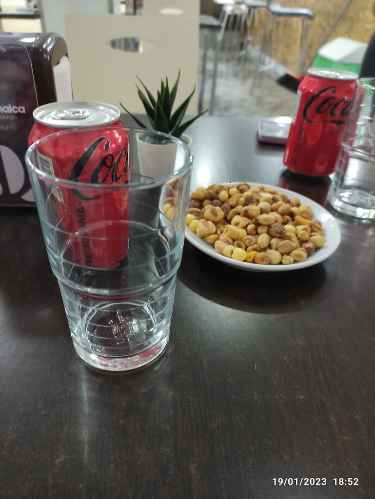 confiteria cafeteria d,capricho — Comida y bebida