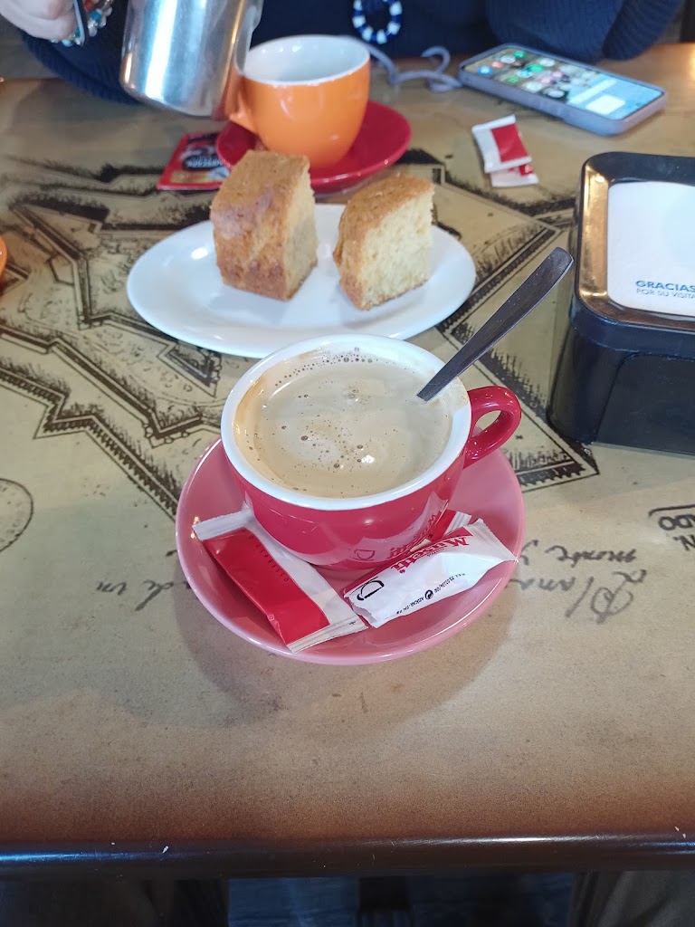 Cafeteria Kima Bay — Cafe