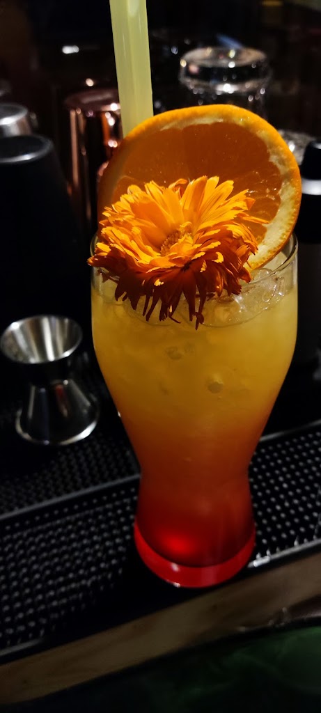TROPICAL MANAO'S — Comida y bebida
