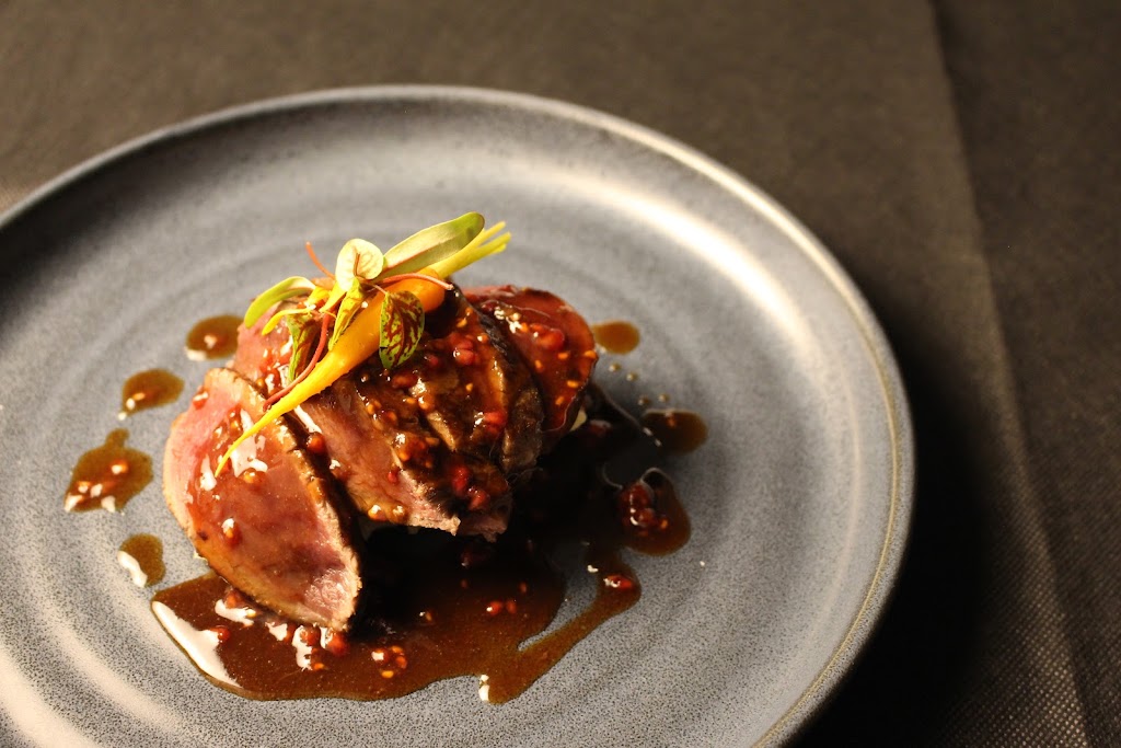 Arome Restaurante Plasencia — Comida y bebida