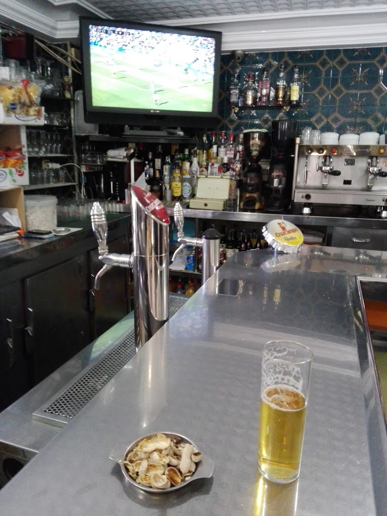 Bar La Taurina — Comida y bebida