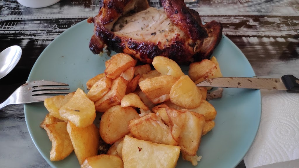 Asadero de Pollos Jupiter — Comida y bebida