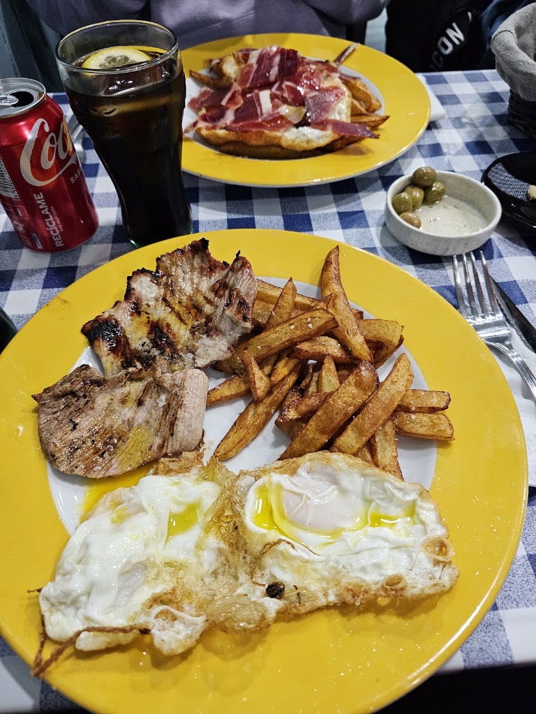 La Barca Gallega — Comida y bebida