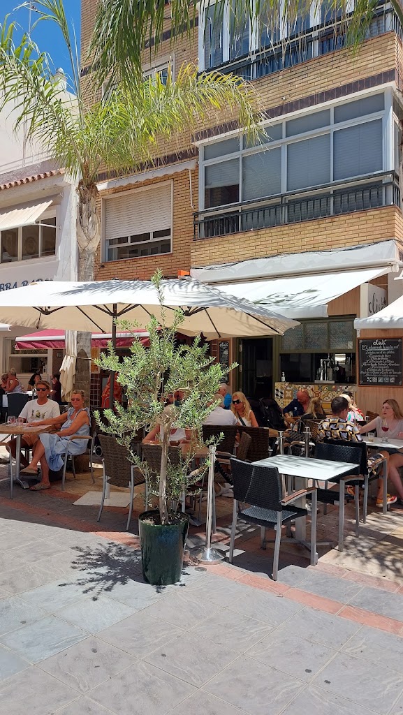 La Oliva Taberna — Ambiente