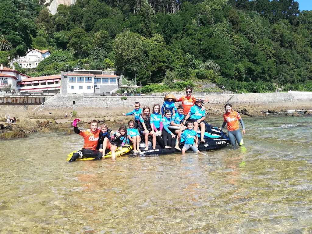 Axi Muniain Surf Center