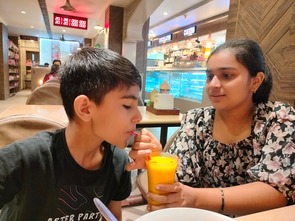 Khoobsurat Beauty Salon