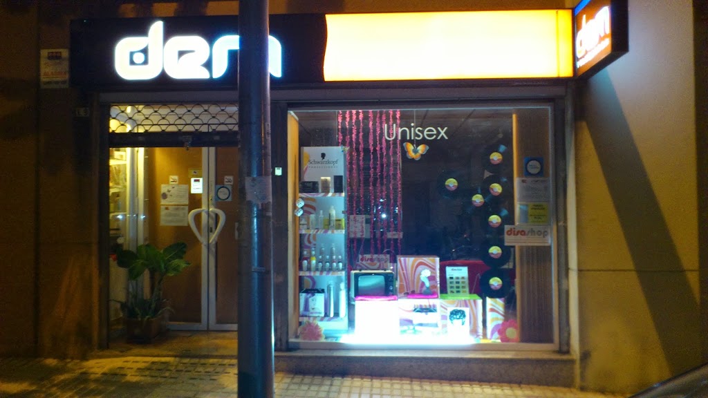 DEM Peluqueros — Exterior