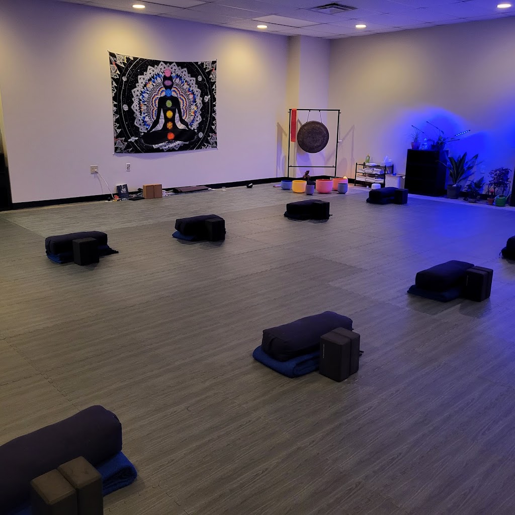 Megyen's Yoga Room