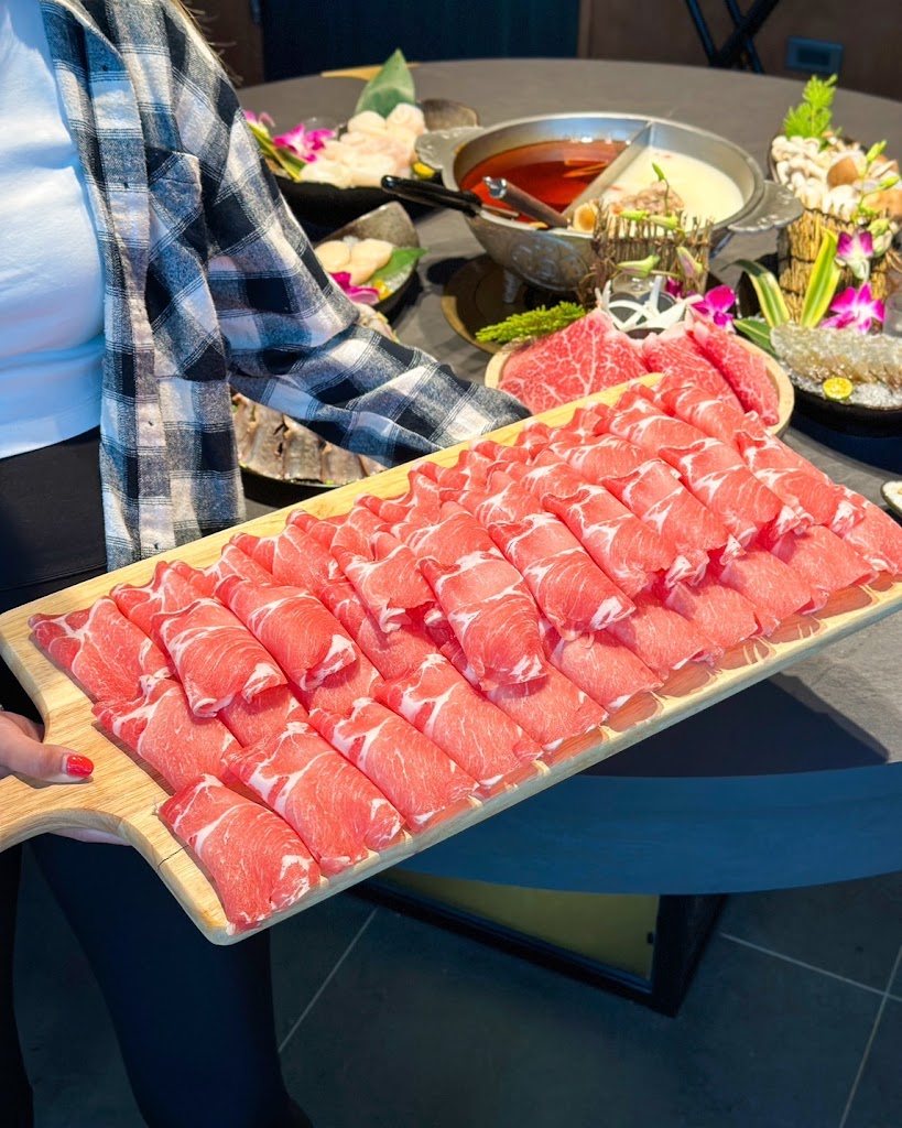 岩漿漢方麻辣火鍋-微風信義店 的照片