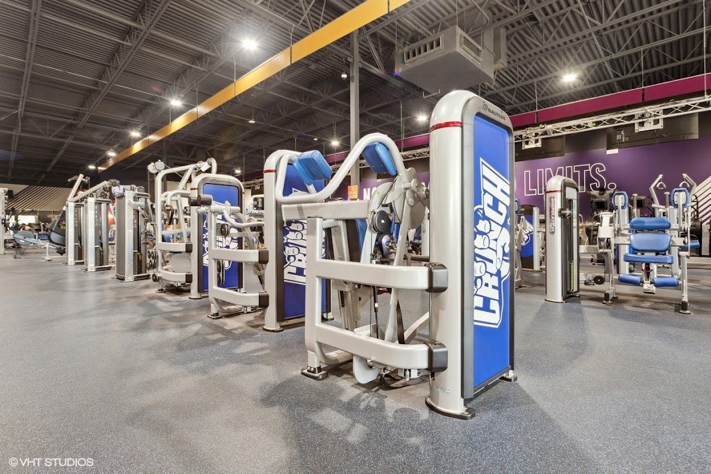  Crunch Fitness - Brandon